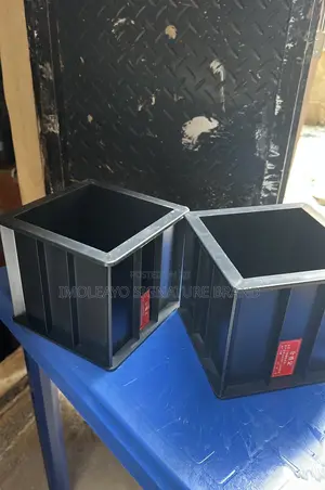 150mm Plastic Cube Mould