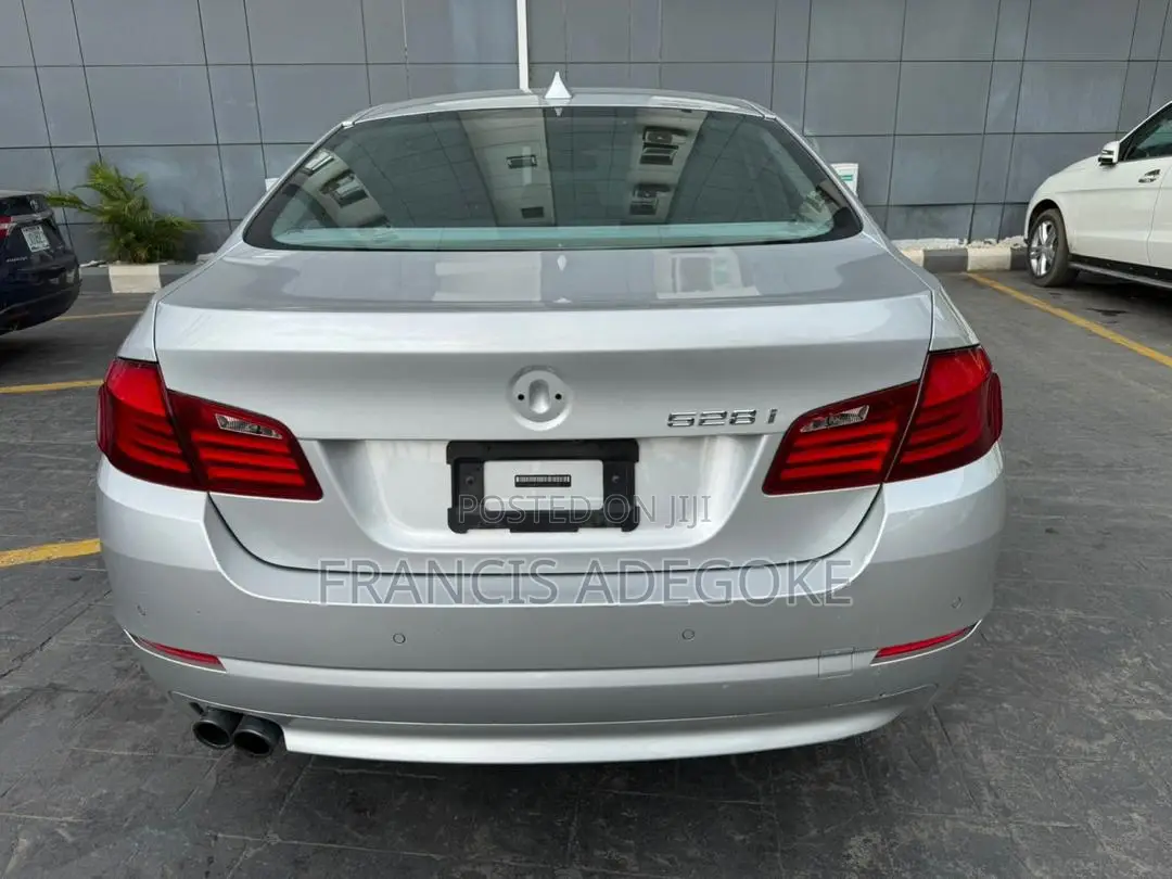 BMW 528i 2011 Silver