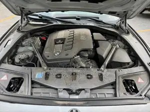 BMW 528i 2011 Silver