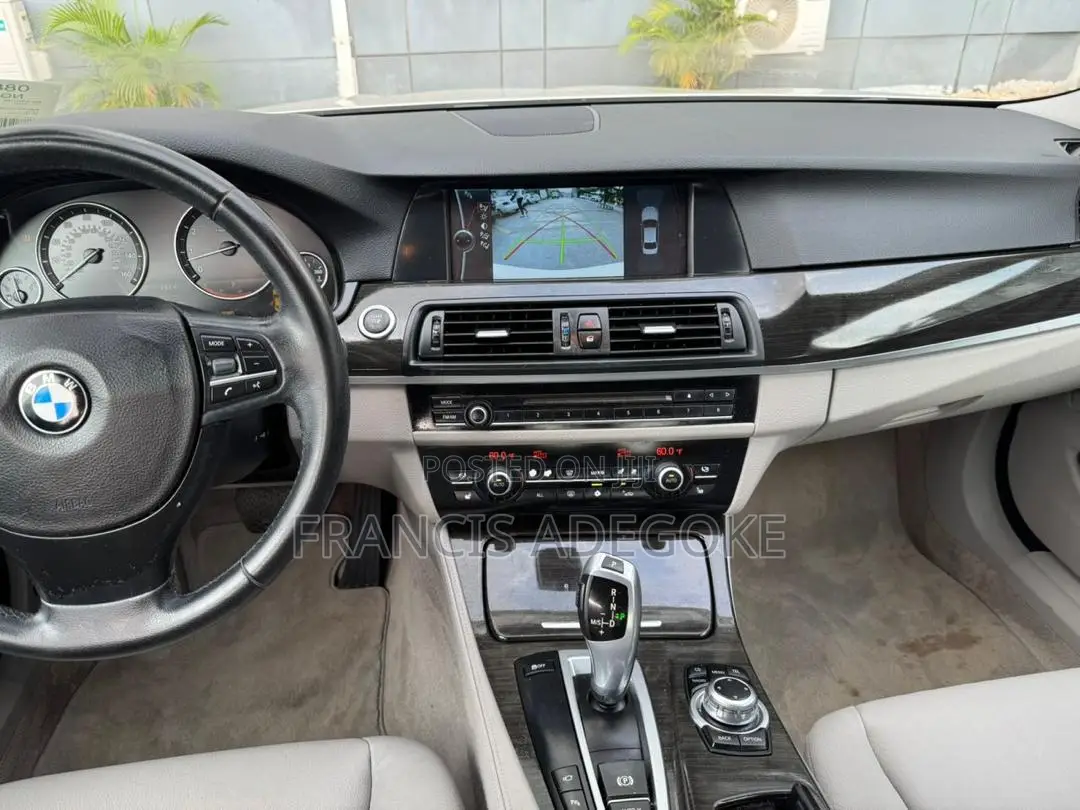 BMW 528i 2011 Silver