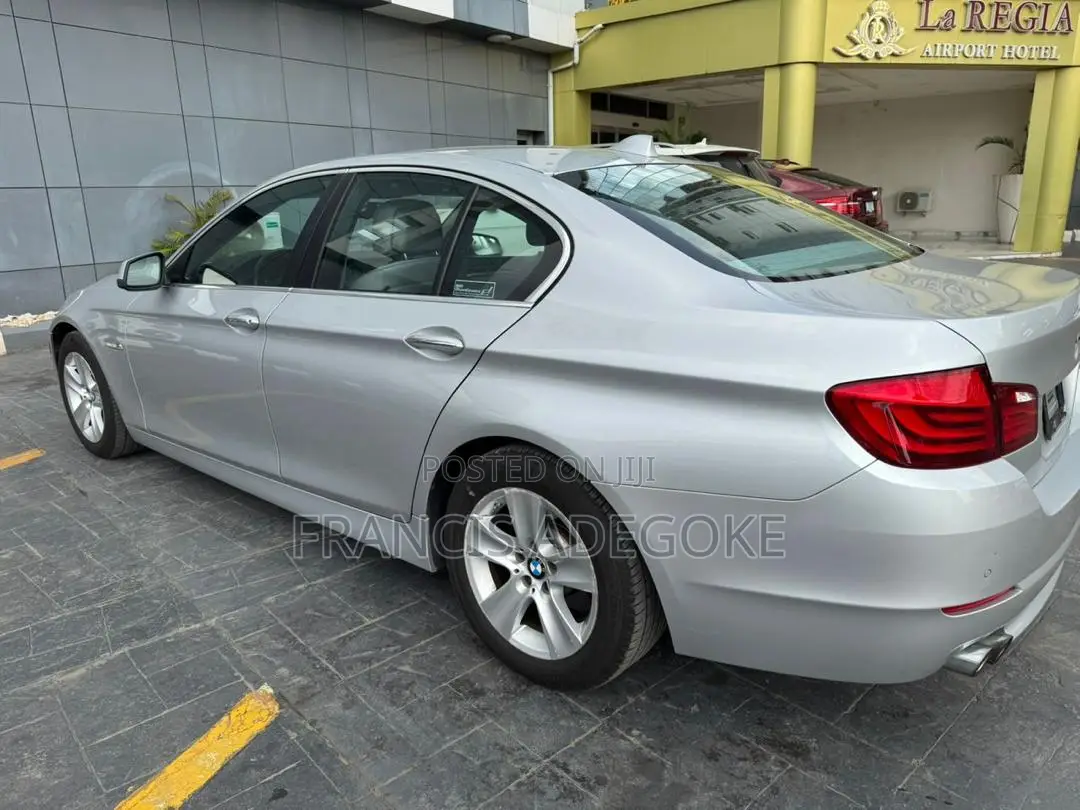 BMW 528i 2011 Silver