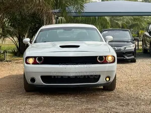 Dodge Challenger 2022 White