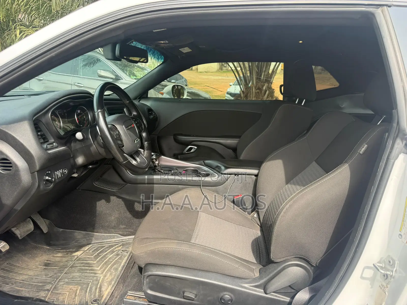 Dodge Challenger 2022 White