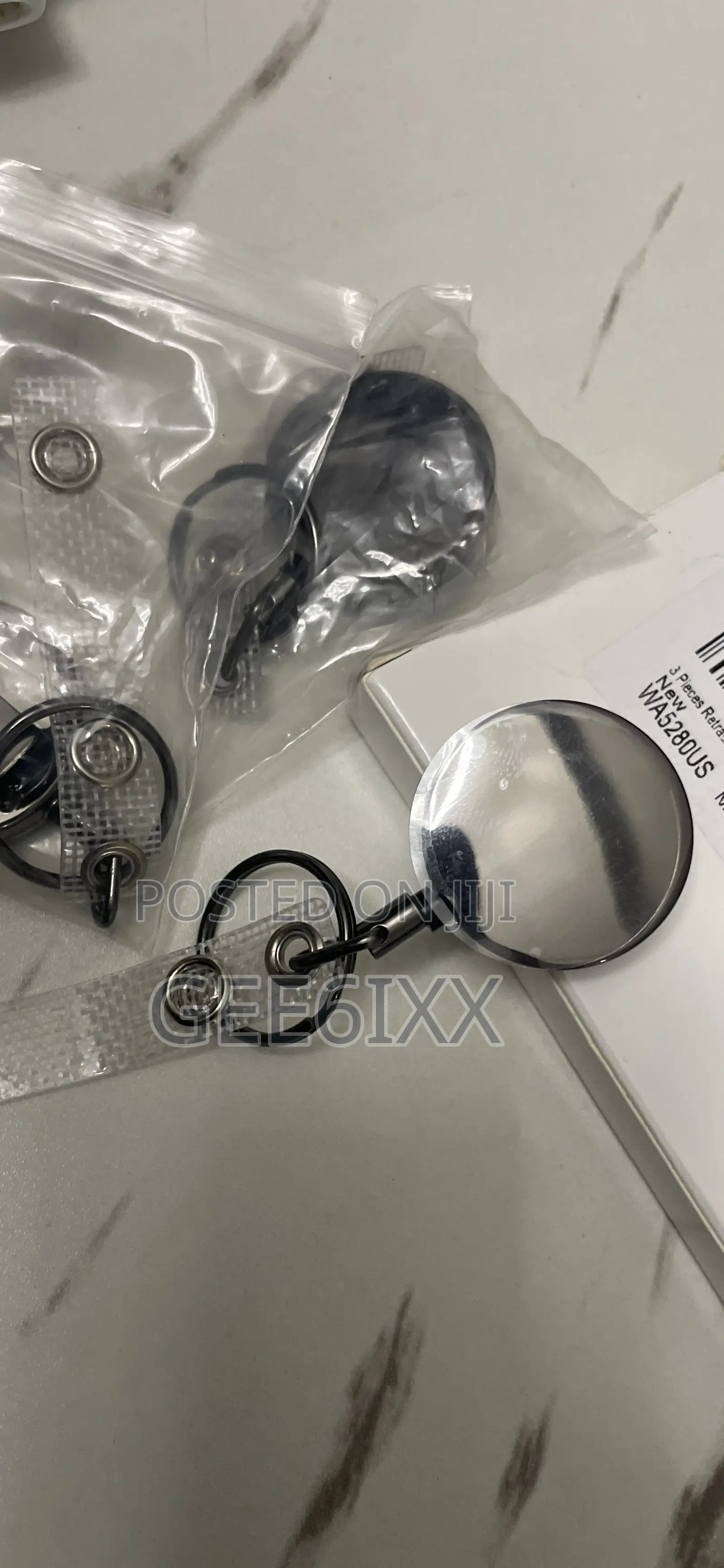 Selizo Retractable Badge Holder Key Holder