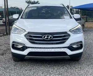Hyundai Santa Fe SE FWD 2017 White