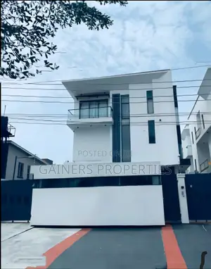 5bdrm Duplex in Lekki Phase 1 for sale