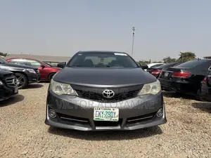 Toyota Camry XLE 4dr Sedan (2.5L 4cyl 6A) 2014 Gray
