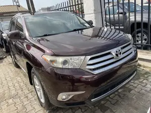 Toyota Highlander Limited 2012 Maroon