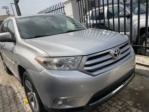 Toyota Highlander Limited 3.5l 4WD 2013 Silver