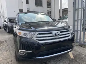 Toyota Highlander Limited 3.5l 4WD 2013 Black