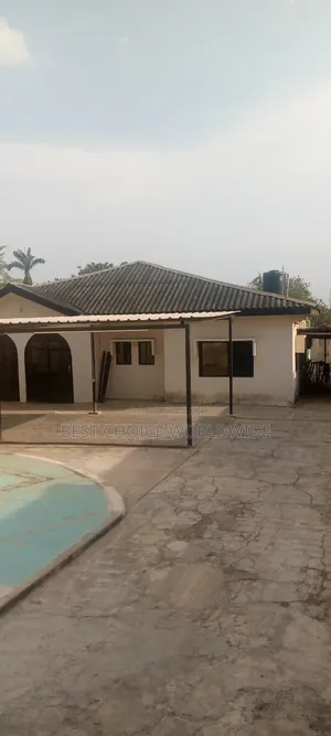 4bdrm Bungalow in Iyaganku Gra, Ibadan for rent