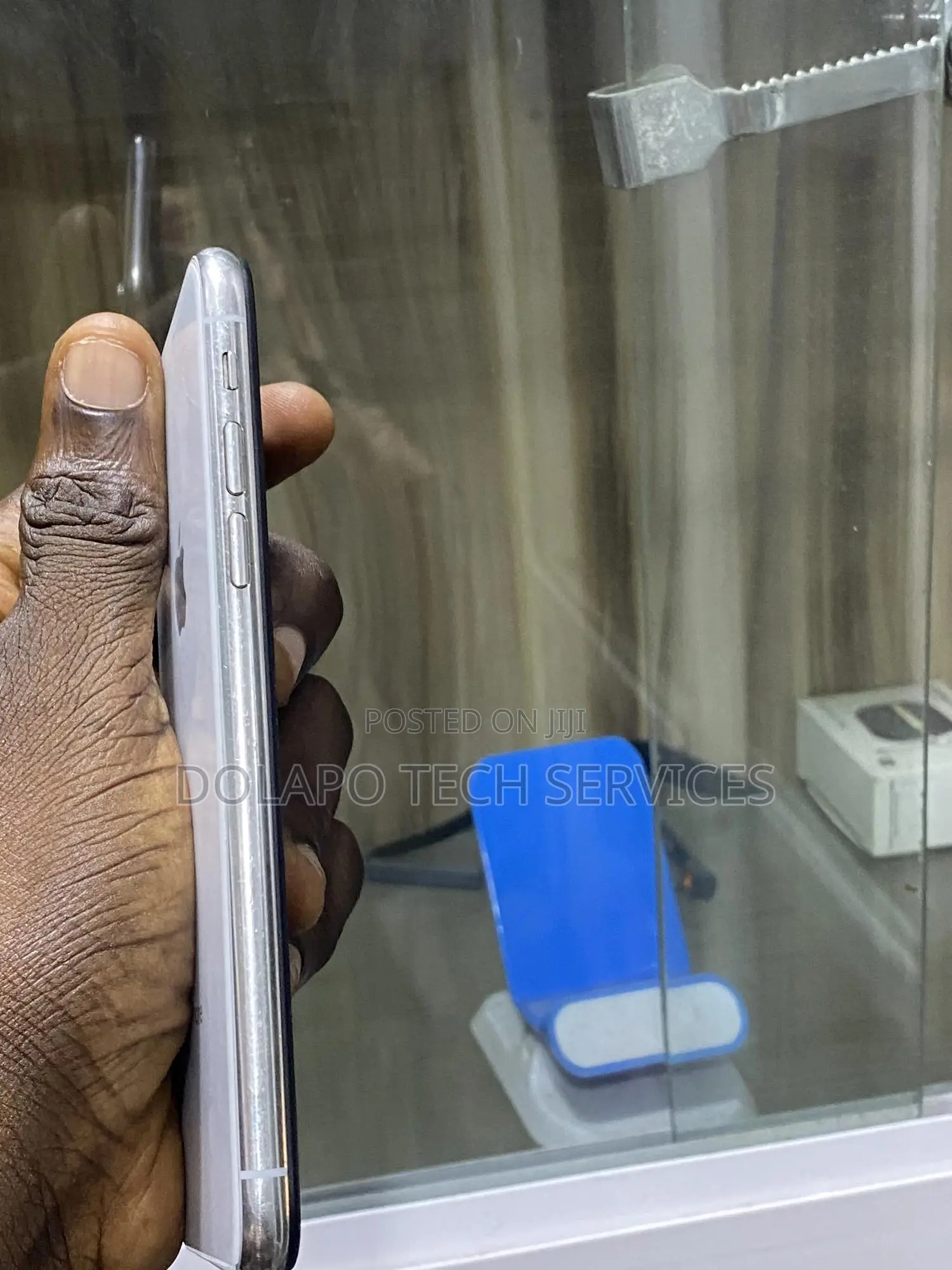 Apple iPhone X 64 GB White