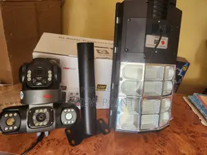 Solar Street Light With Rotational 12mp 3lens Rotating Cctv Camera