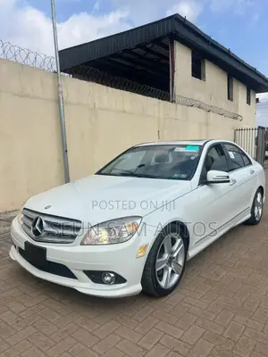 Mercedes-Benz C300 Luxury Sedan RWD (3.0L 6cyl 7A) 2010 White