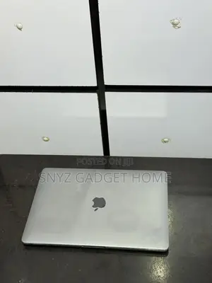 Laptop Apple MacBook Pro 2020 16GB Apple M1 SSD 500GB