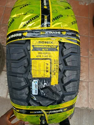 285/45r22 Sonix Tire