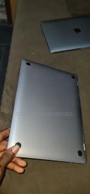 Laptop Apple MacBook Pro 2020 8GB Intel Core I5 SSD 256GB