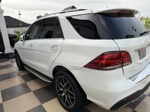 Mercedes-Benz M Class ML550 4MATIC 4dr SUV AWD (4.7L 8cyl Turbo 7A)