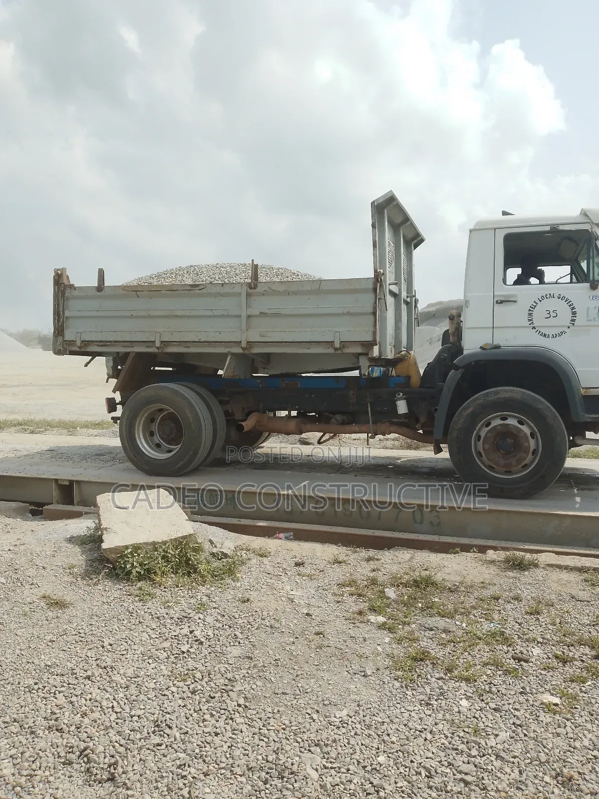 Granite and Chippings (20, 25, 30 Tons)