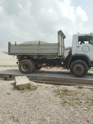 Granite and Chippings (20, 25, 30 Tons)