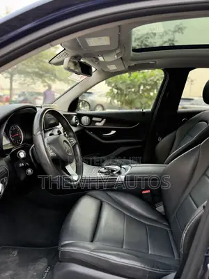 Mercedes-Benz GLC-Class 2016 Blue