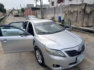 Toyota Camry Base 4dr Sedan (2.5L 4cyl 6M) 2010 Silver