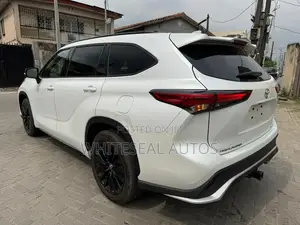 Toyota Highlander XSE AWD 2023 Off white