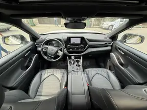 Toyota Highlander XSE AWD 2023 Off white