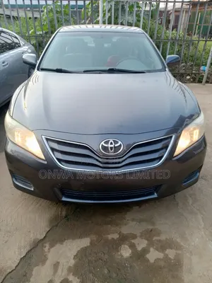 Toyota Camry LE 4dr Sedan (2.5L 4cyl 6AM) 2010 Gray