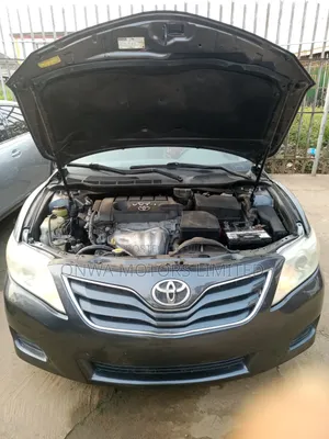 Toyota Camry LE 4dr Sedan (2.5L 4cyl 6AM) 2010 Gray