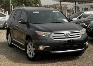 Toyota Highlander 2013 Gray