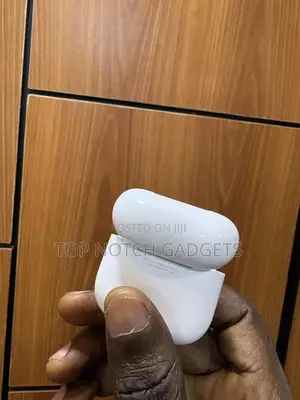 Airpod 4 Active Noise Cancellation