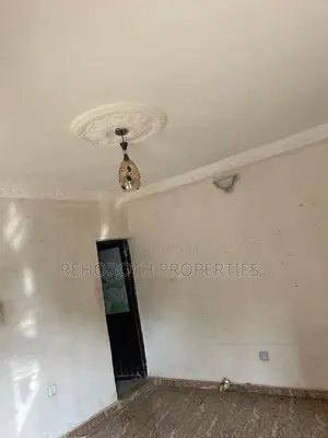 1bdrm Bungalow in Elebu Markz, Akala Express for rent
