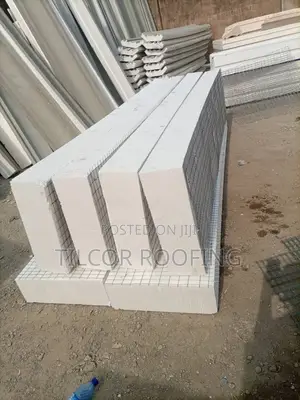 Polyestrene Pop