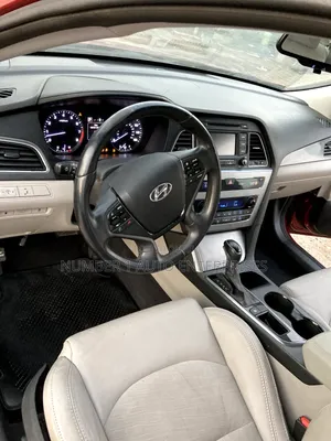 Hyundai Sonata SE 4dr Sedan (2.4L 4cyl 6A) 2015 Red