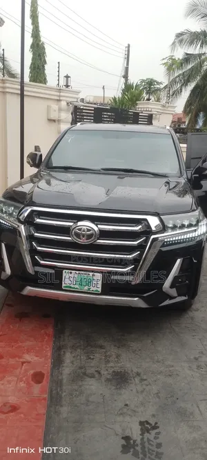 Toyota Land Cruiser 4.6 V8 VX-R 2013 Black