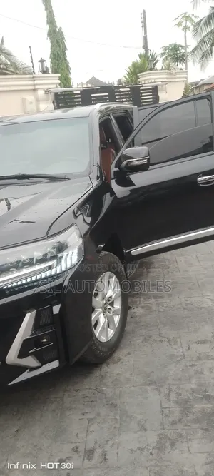 Toyota Land Cruiser 4.6 V8 VX-R 2013 Black