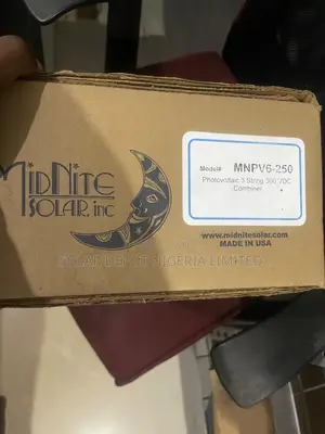 3 String 300vdc Mnpv Combiner Box