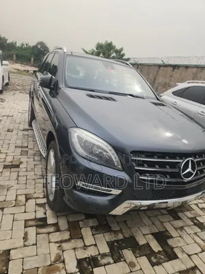 Mercedes-Benz M Class ML350 4MATIC 4dr SUV AWD (3.5L 6cyl 7A) 2015 Gray