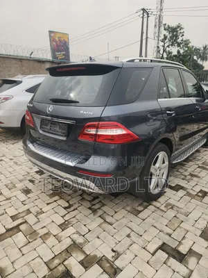 Mercedes-Benz M Class ML350 4MATIC 4dr SUV AWD (3.5L 6cyl 7A) 2015 Gray