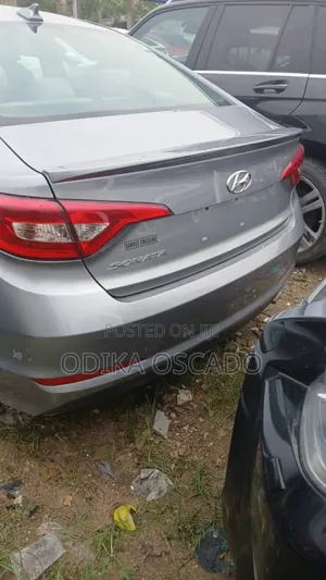 Hyundai Sonata Base Sedan FWD (2.4L 4cyl 6A) 2016 Silver