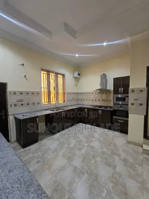 5bdrm Duplex in Magodo Phase 2 for rent