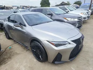 Lexus IS 300h 4WD 2021 Gold