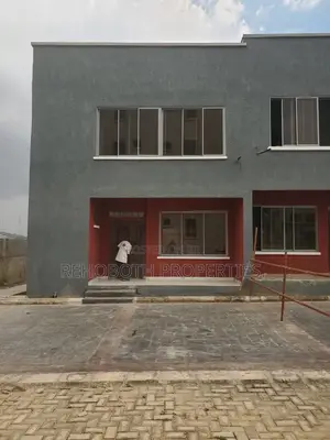 3bdrm Duplex in Romiti Williams, Bodija for rent