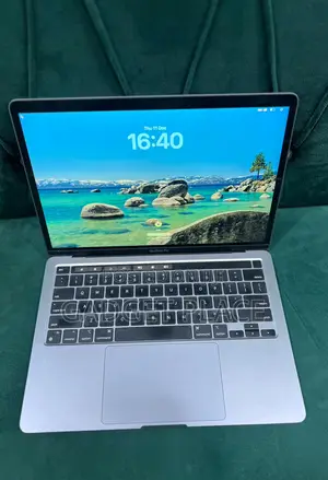 Laptop Apple MacBook Pro 2022 M2 16GB Apple M2 SSD 256GB