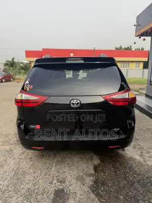 Toyota Sienna XLE 7-Passenger 4dr Minivan AWD (3.5L 6cyl 6A) 2015 Black