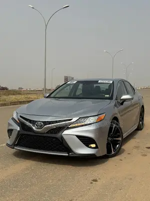 Toyota Camry 2020 Silver