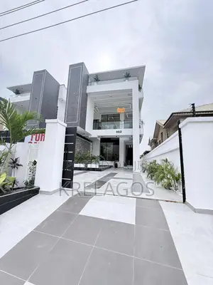 5bdrm Duplex in Ikota for sale