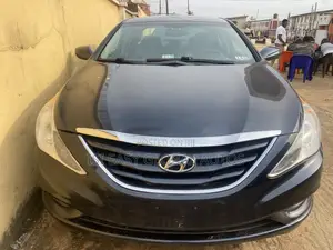 Hyundai Sonata GLS Sedan FWD (2.4L 4cyl 6A) 2013 Blue
