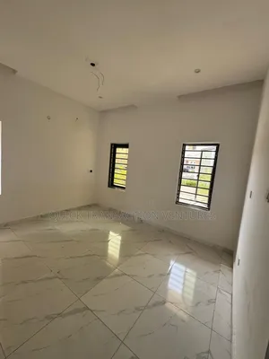 4bdrm Duplex in Chevron for rent
